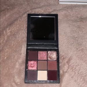Huda beauty mauve obsession palette